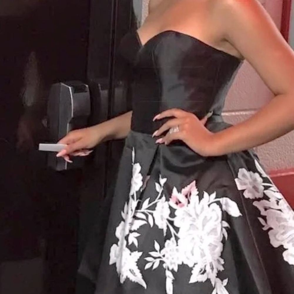 Jovani Black Dress with Floral Applique Strapless Flare Skirt Size 0 Style 42872